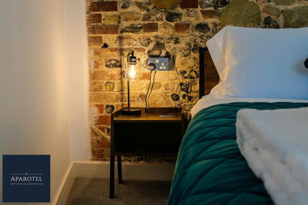 Aparotel Serviced Apartments - Stonehenge, Amesbury Town Centre Номер фото