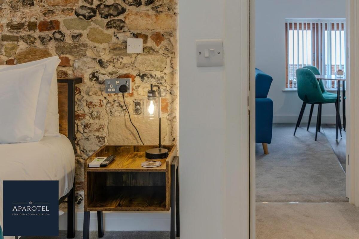 Aparotel Serviced Apartments - Stonehenge, Amesbury Town Centre Номер фото
