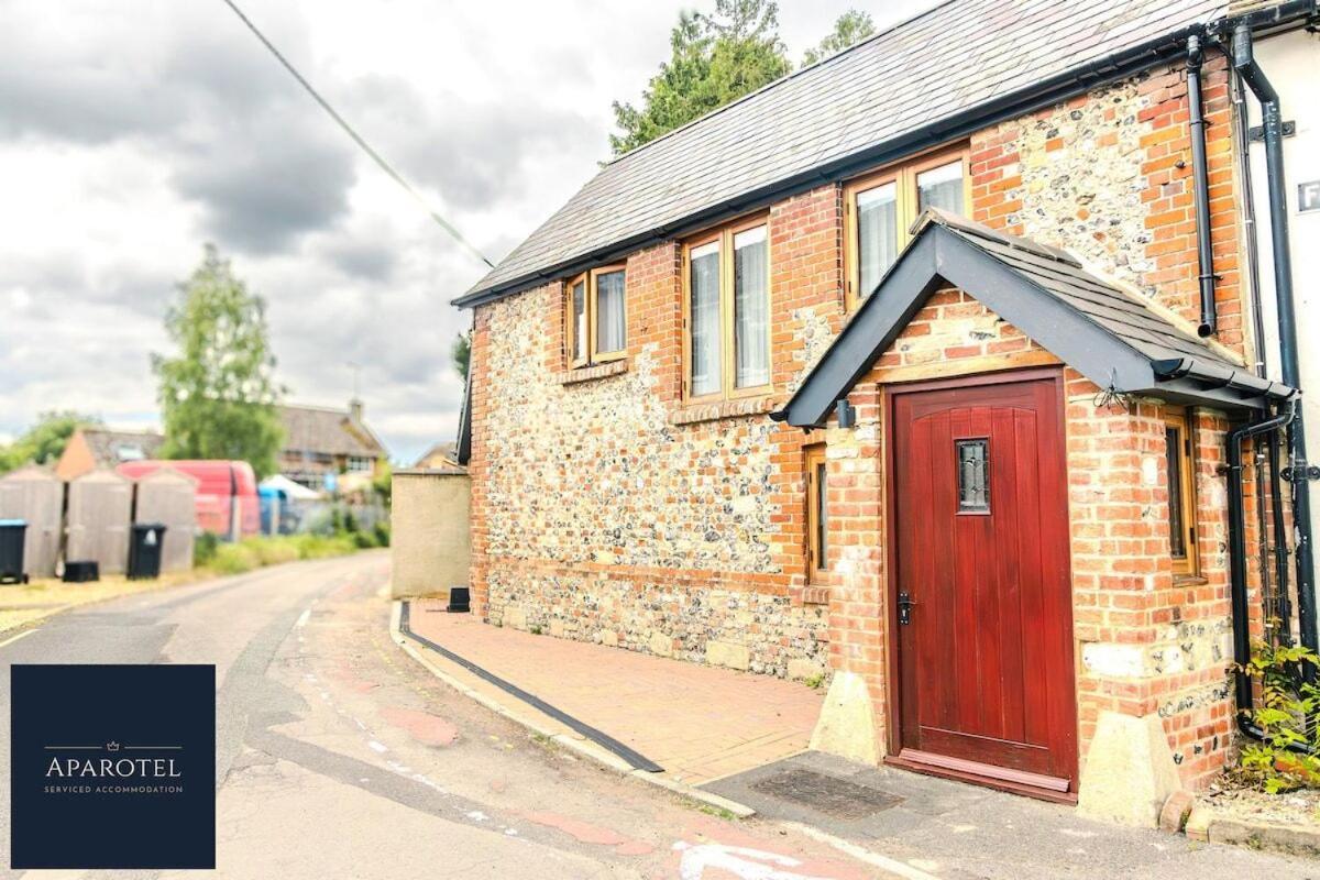 Aparotel Serviced Apartments - Stonehenge, Amesbury Town Centre Номер фото