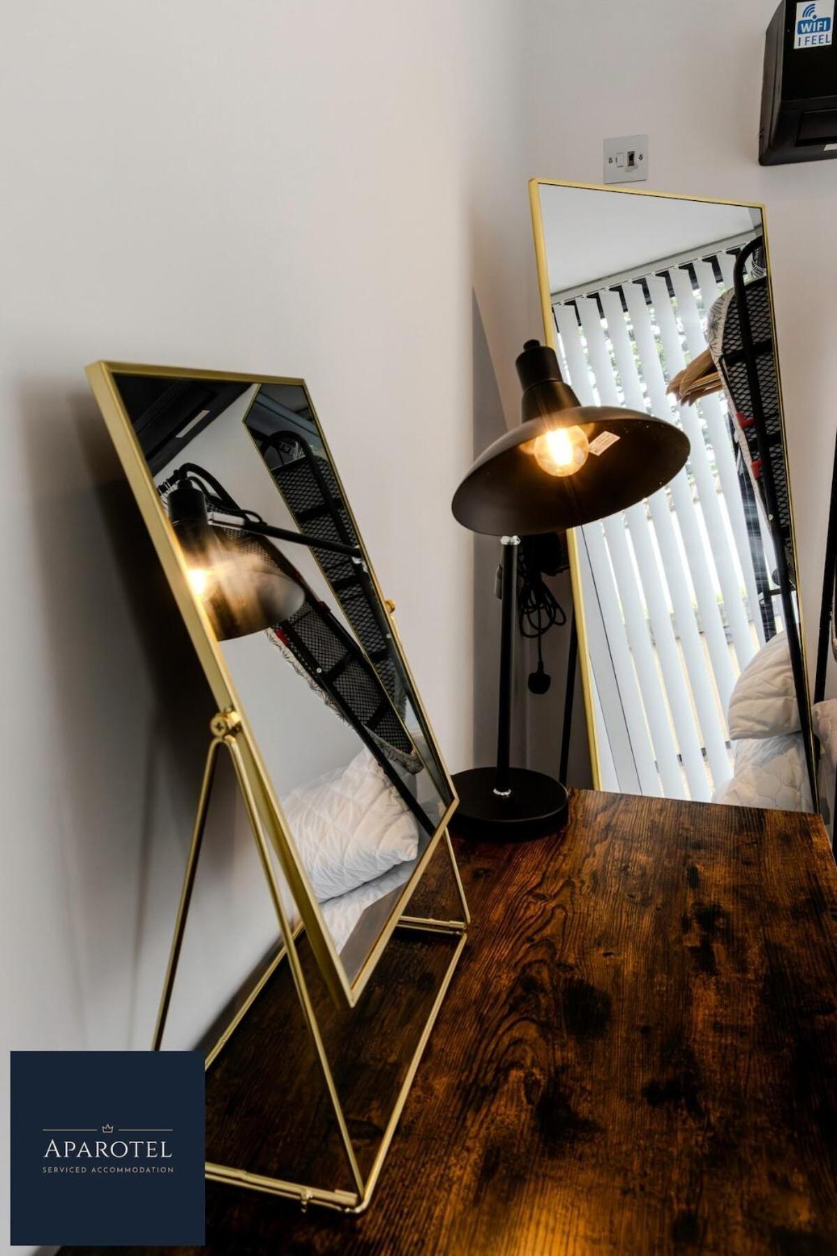 Aparotel Serviced Apartments - Stonehenge, Amesbury Town Centre Номер фото